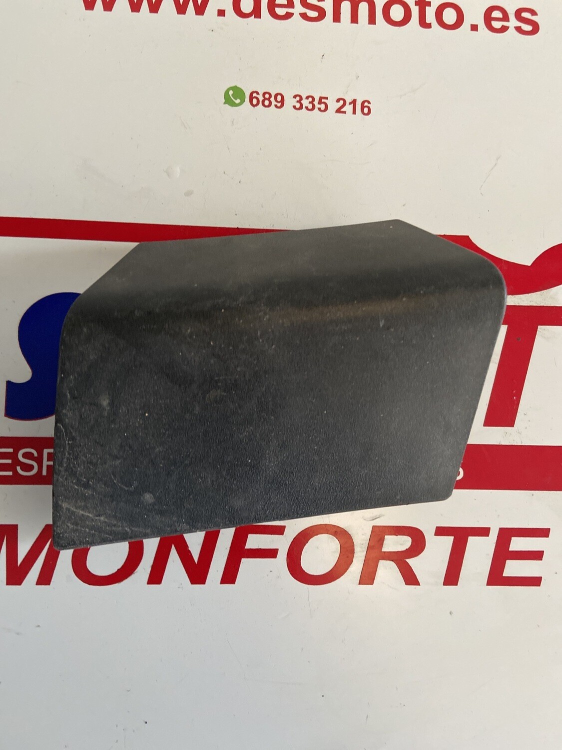 Tapa contraescudo derecha PEUGEOT SATELIS 125 2006