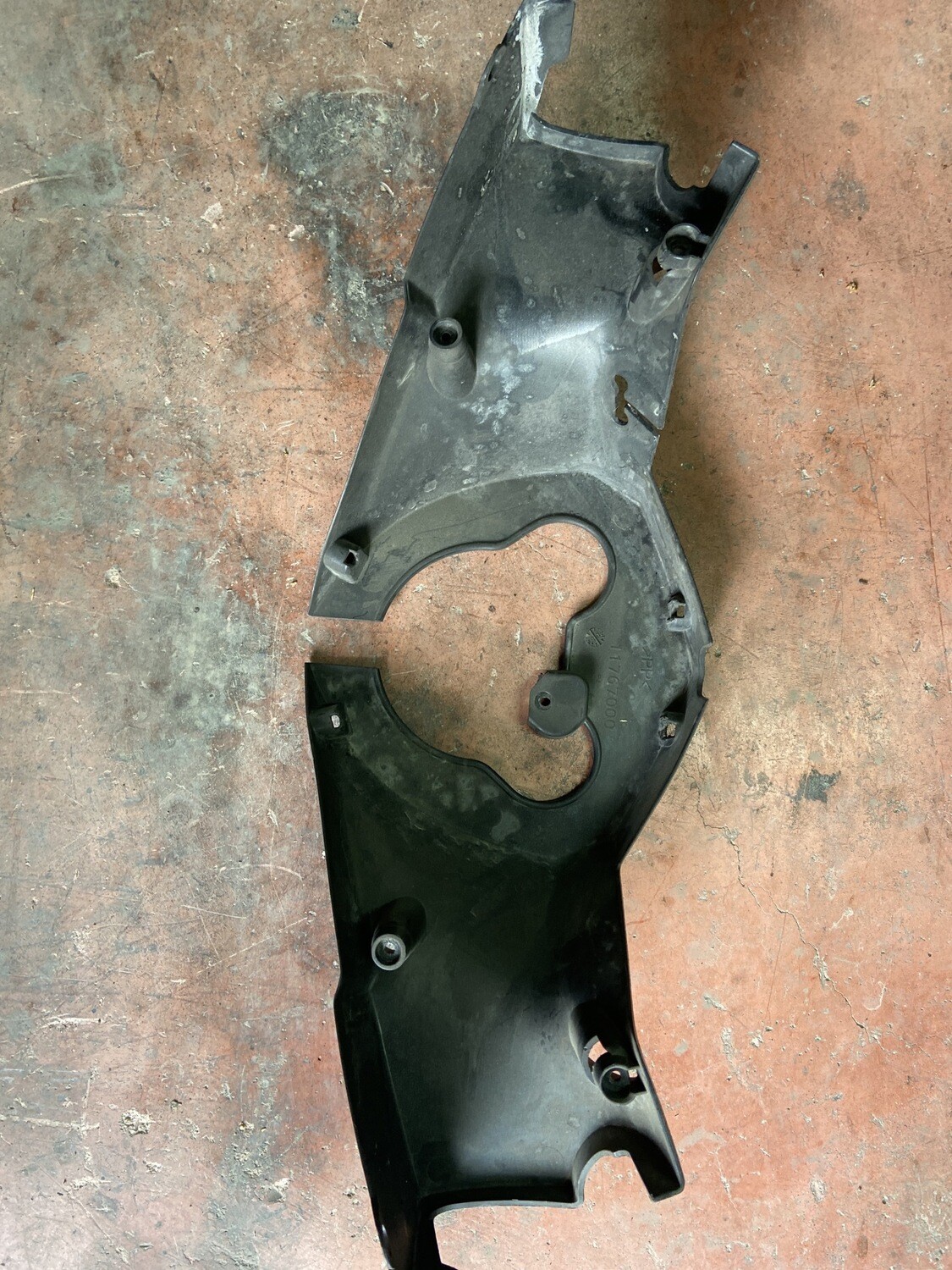 Parte inferior manillar PEUGEOT SATELIS 125 2006