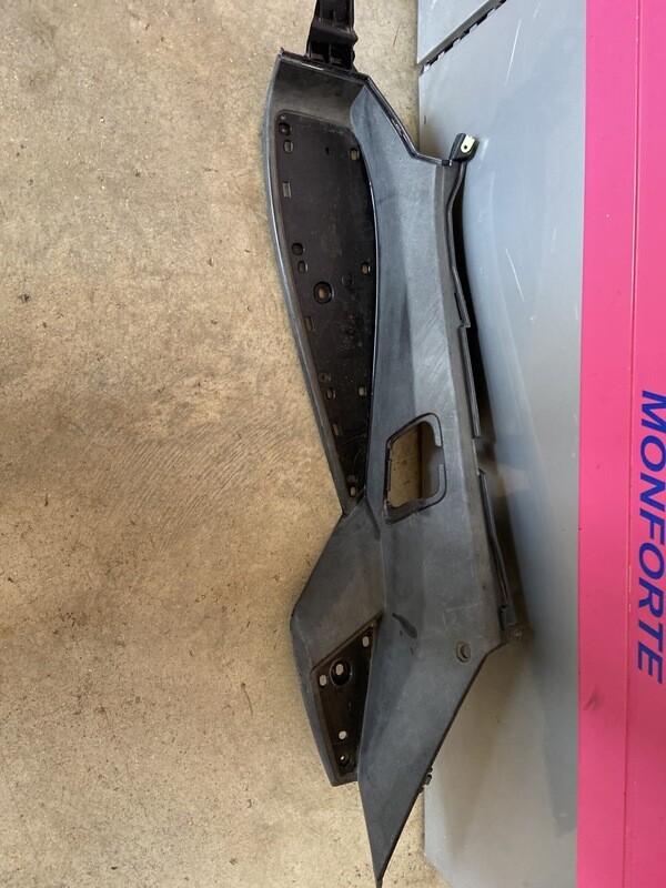Piso izquierdo PEUGEOT SATELIS 125 2006