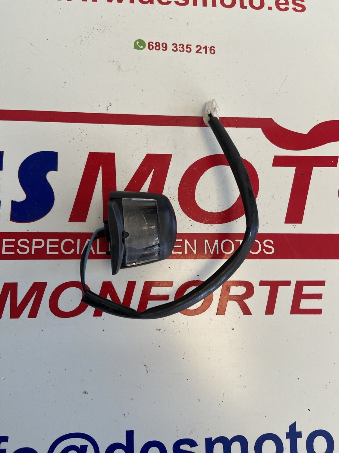 Luz matrícula YAMAHA X MAX 250 2011