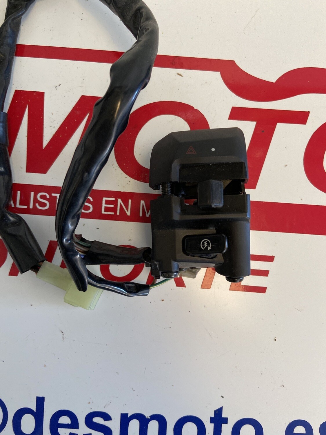 Llave derecha arranque YAMAHA X MAX 250 2011
