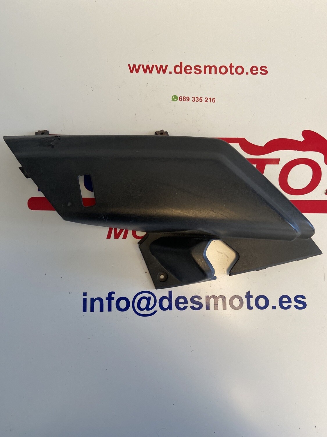 Tapa lateral central derecha YAMAHA X MAX 250 2011