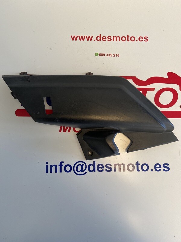 Tapa lateral central derecha YAMAHA X MAX 250 2011