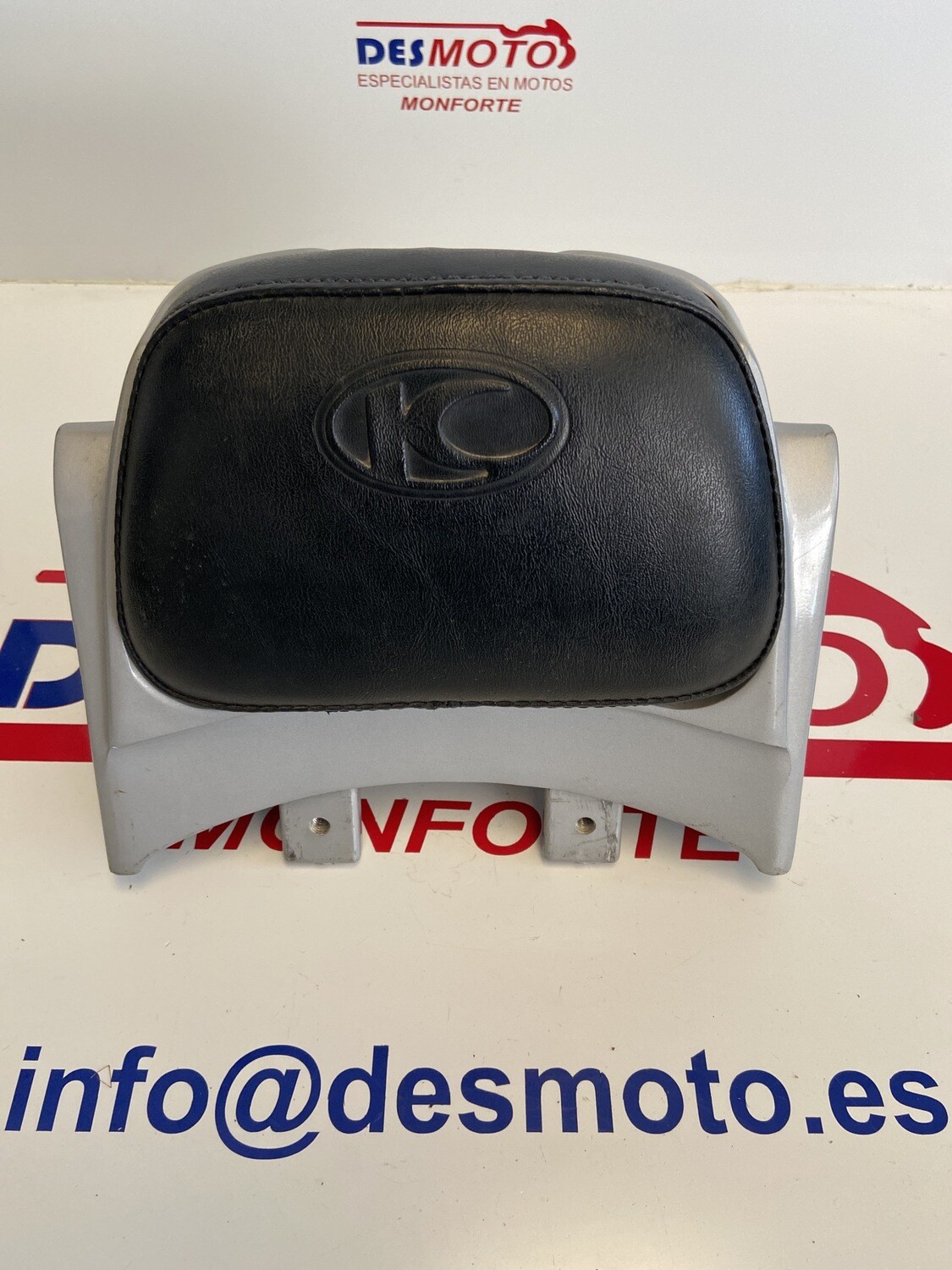 Respaldo trasero gris claro KYMCO GRAND DINK 125
