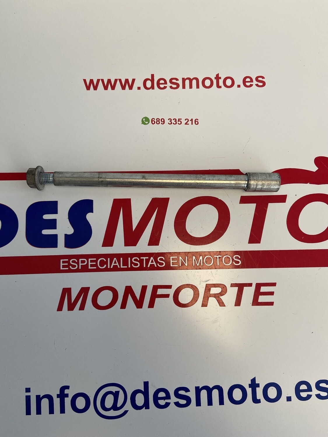Eje rueda delantera DERBI BOULEVARD 125 2002-2006