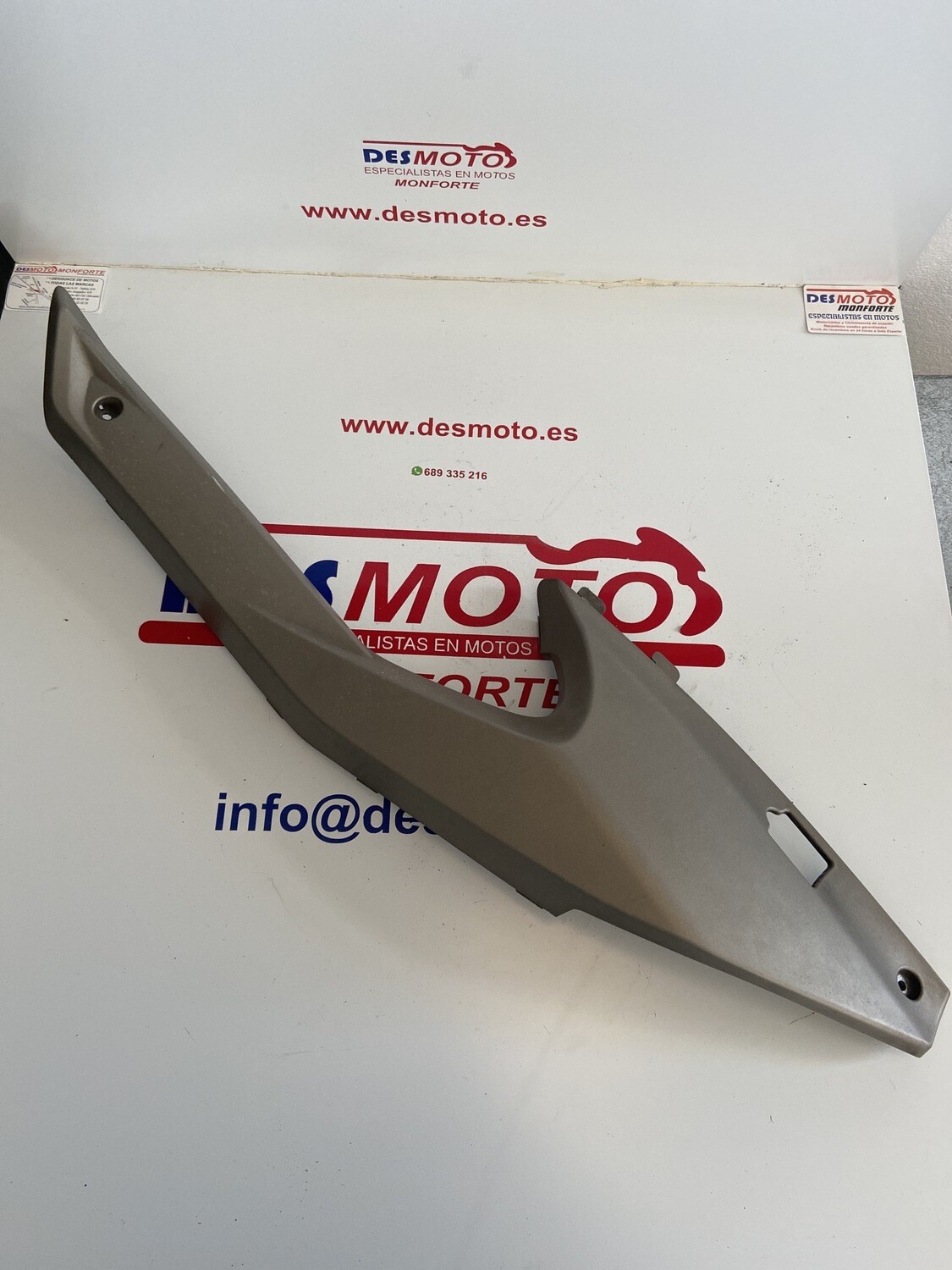Tapa embellecedor derecha KYMCO XCITING 500