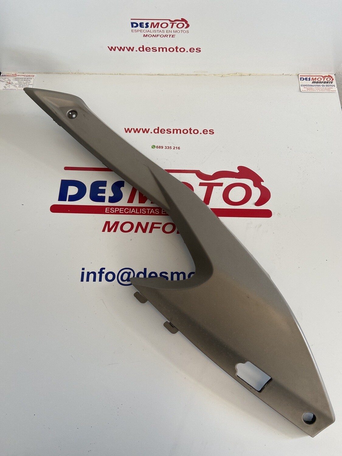 Tapa embellecedor izquierda KYMCO XCITING 500