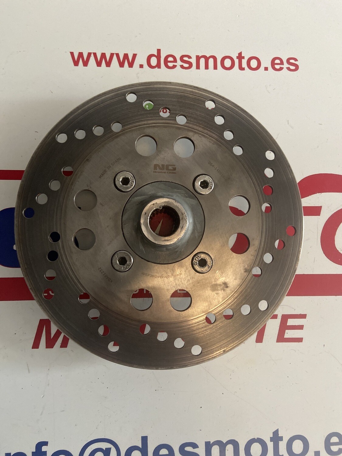 Disco de freno trasero con buje SUZUKI BURMAN 125-150 2003-2006