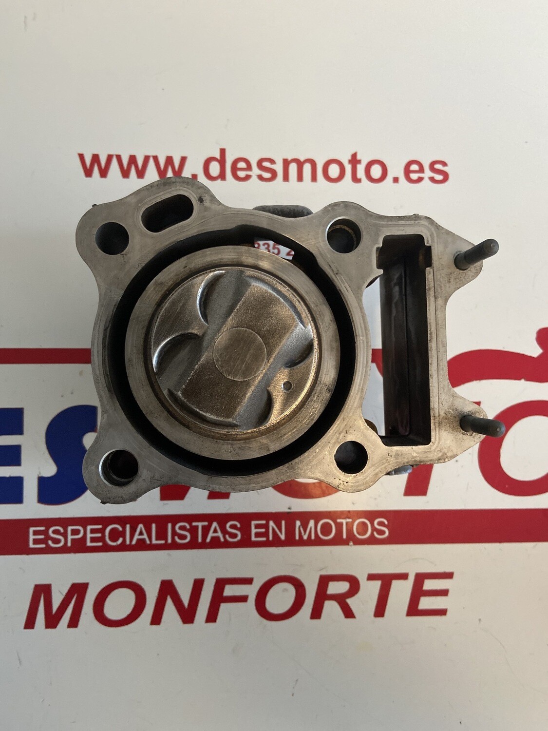 Cilindro y pistón SUZUKI BURMAN 125 2003-2006