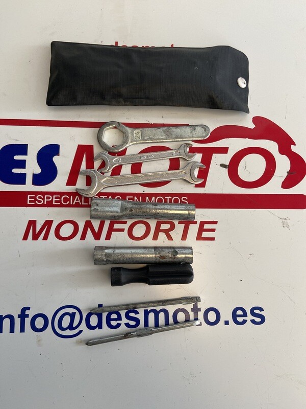 Bolsa de herramientas SUZUKI BURMAN 125-150 2003-2006