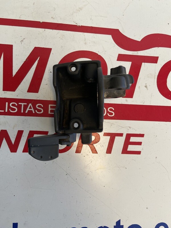 Soporte piña izquierda sin tirador aire YAMAHA AEROX 50 1999