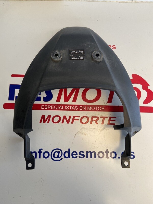 Tapa colín trasera HONDA VARADERO 125 2004