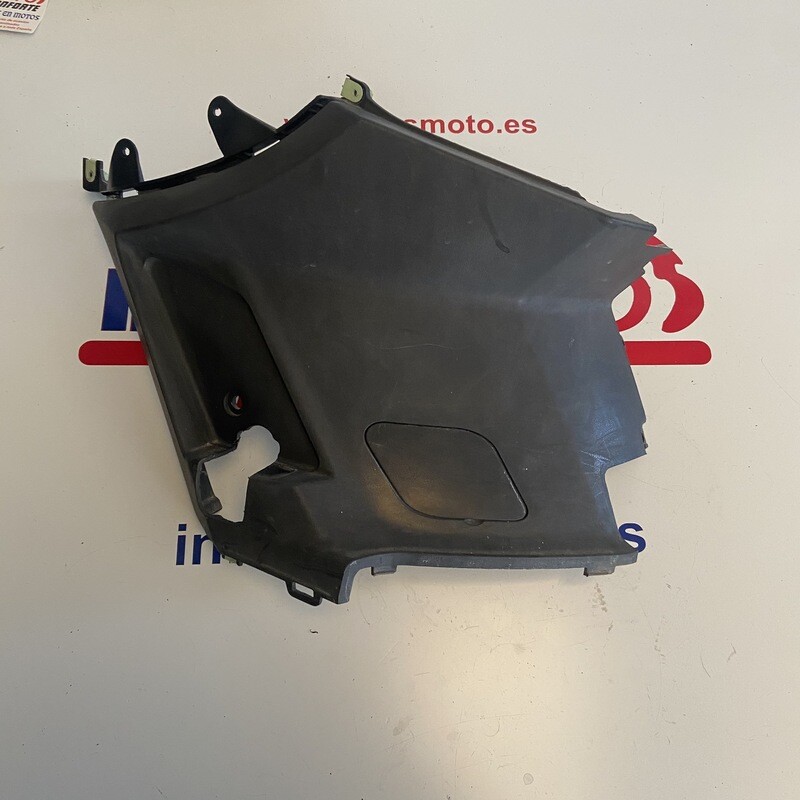 Lateral bajo asiento derecho PEUGEOT KISBEE 2014