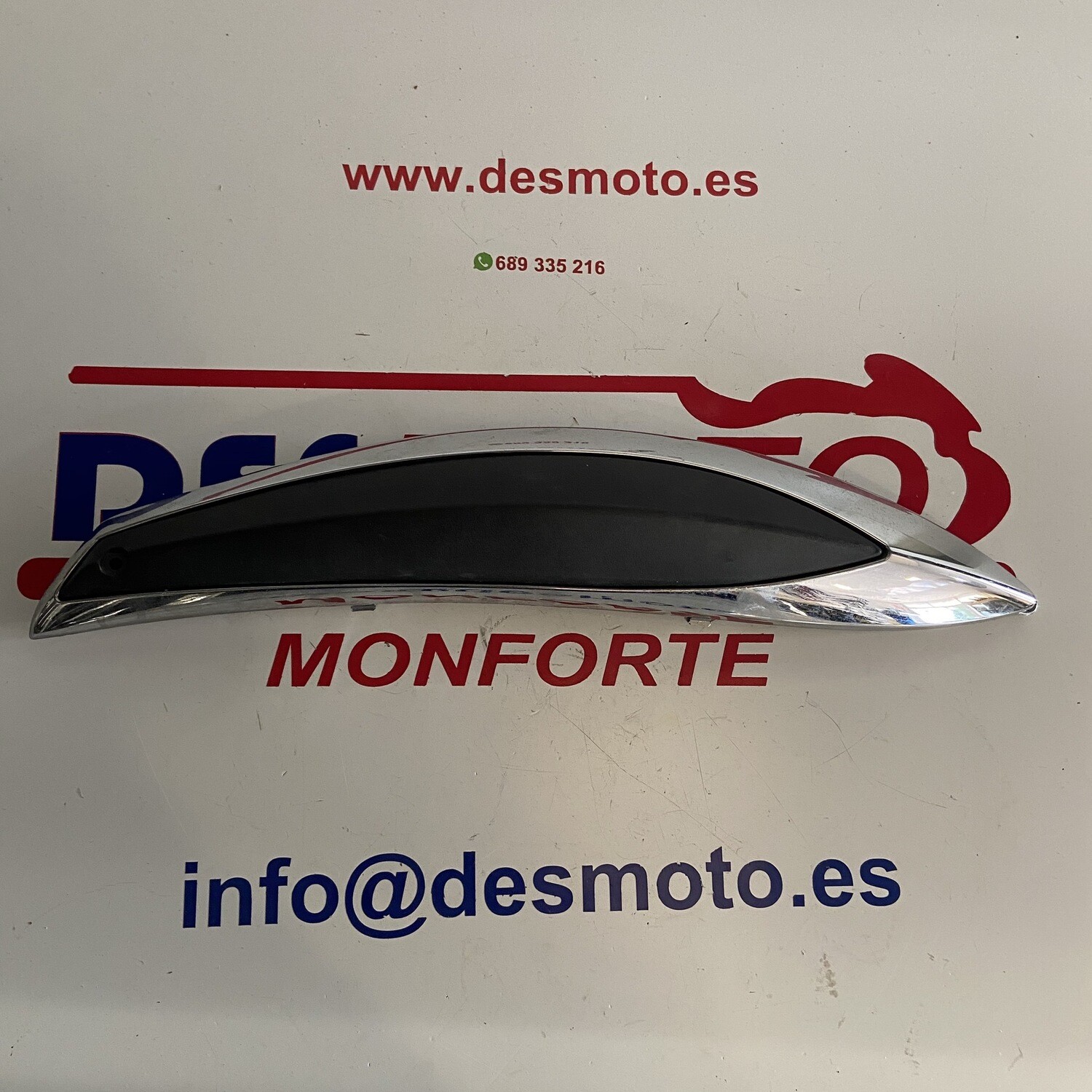 Embellecedor tapa lateral trasera derecha PIAGGIO BEVERLY 300ie 2009