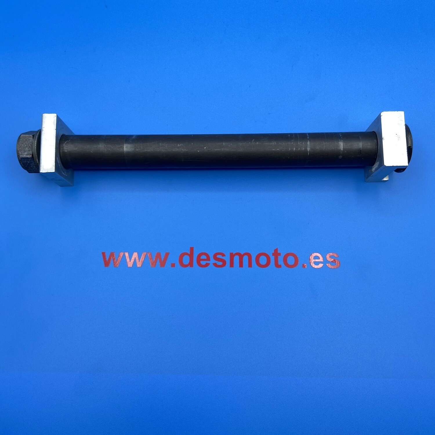 Eje trasero YAMAHA R6 2002 CARBURACIÓN