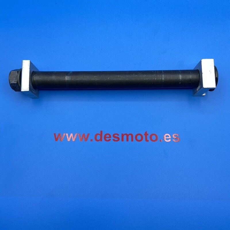 Eje trasero YAMAHA R6 2002 CARBURACIÓN