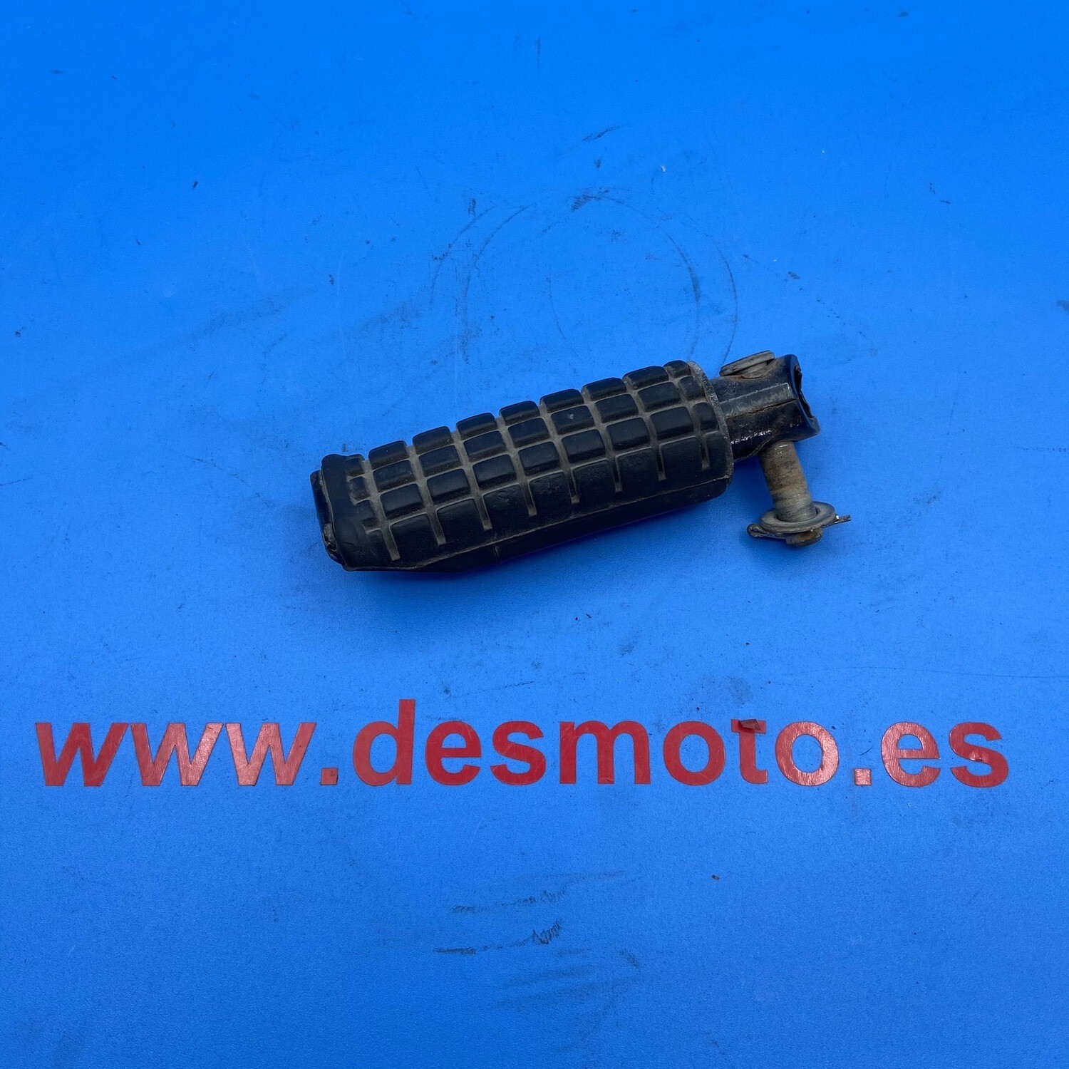 Estribera trasera izquierda HONDA VARADERO 125