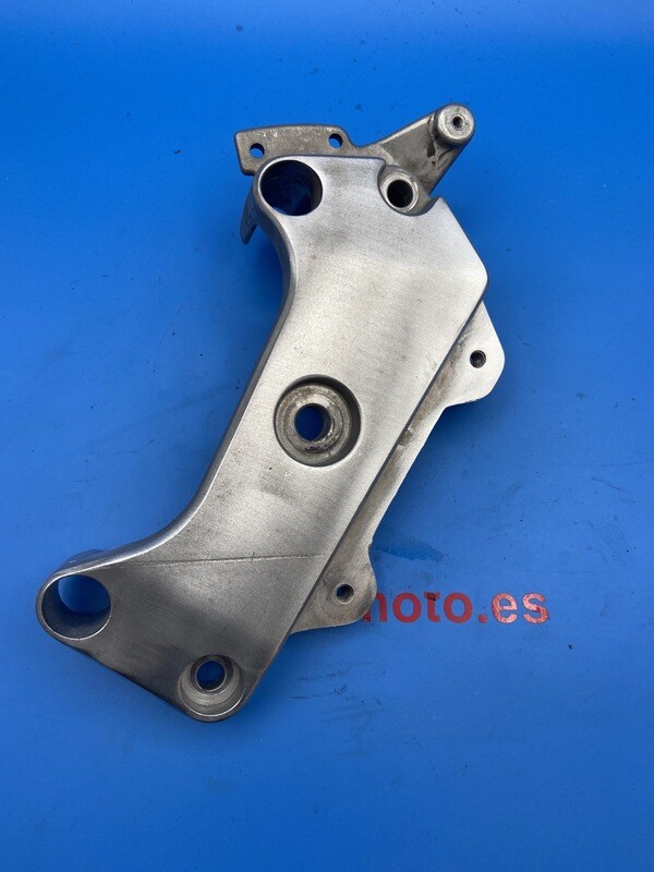 Soporte estribo tras izquierdo HONDA CB 600 F 1998-2003