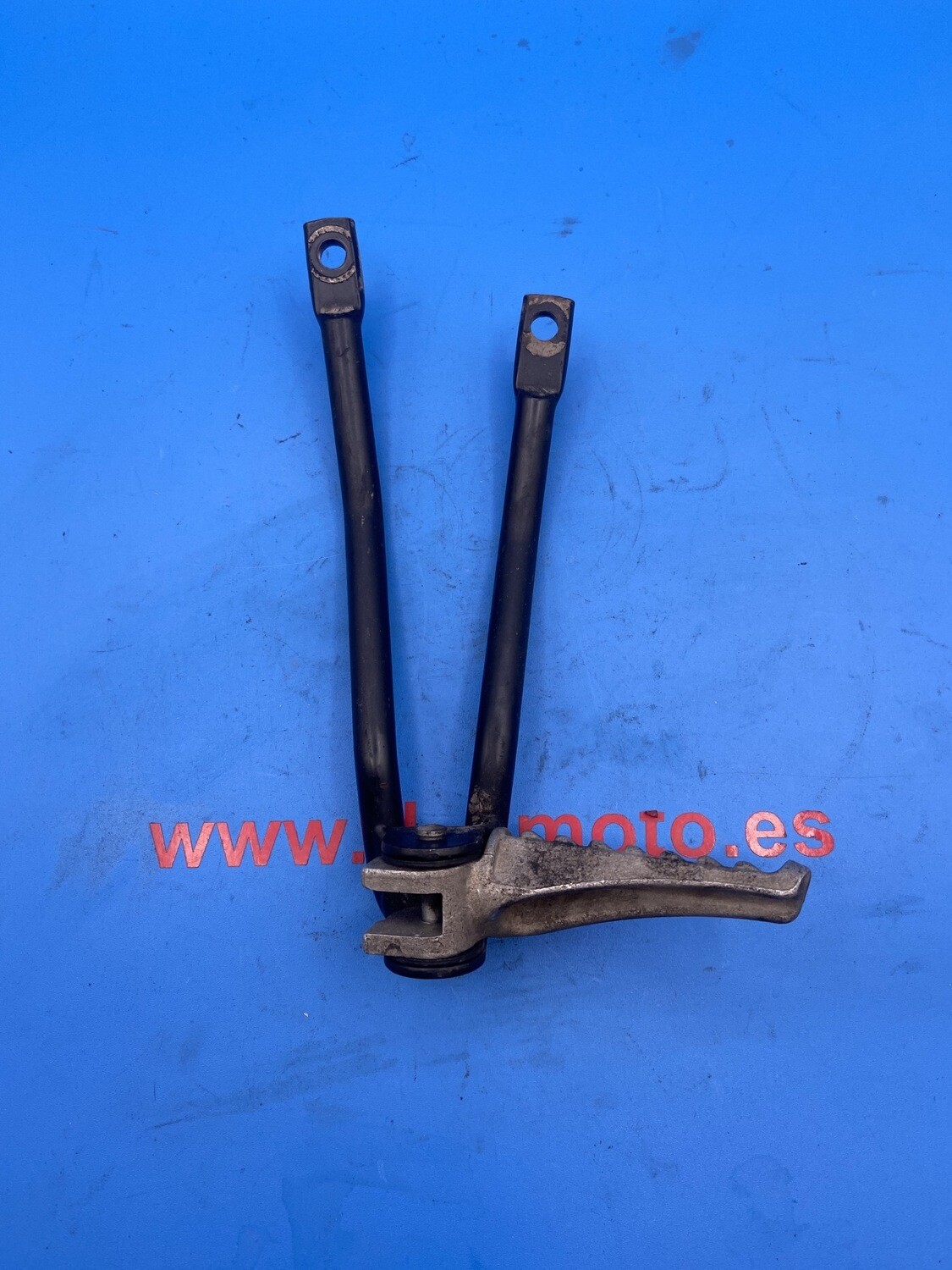 Estribera trasera izquierda DERBI GPR 50 RR