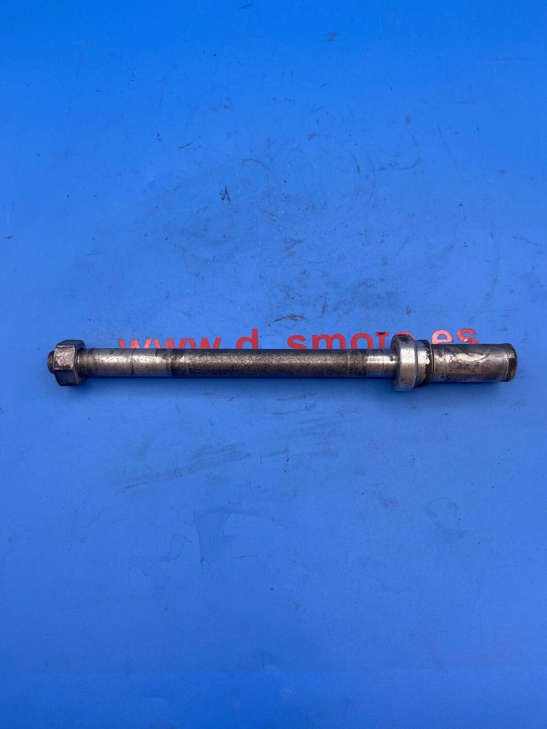 Eje rueda delantera DERBI GPR 50 RR