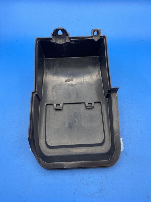 Tapa cajón interior SUZUKI BURGMAN 250 INYECCION