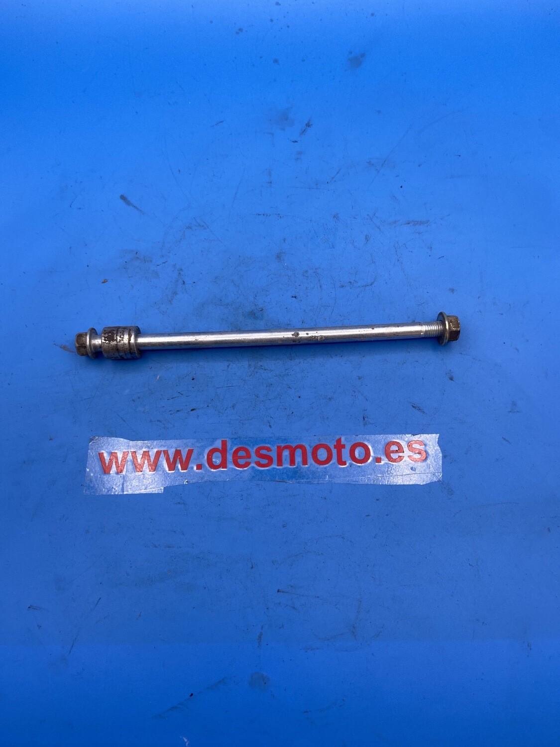 Eje rueda delantera YAMAHA JOG RR 50