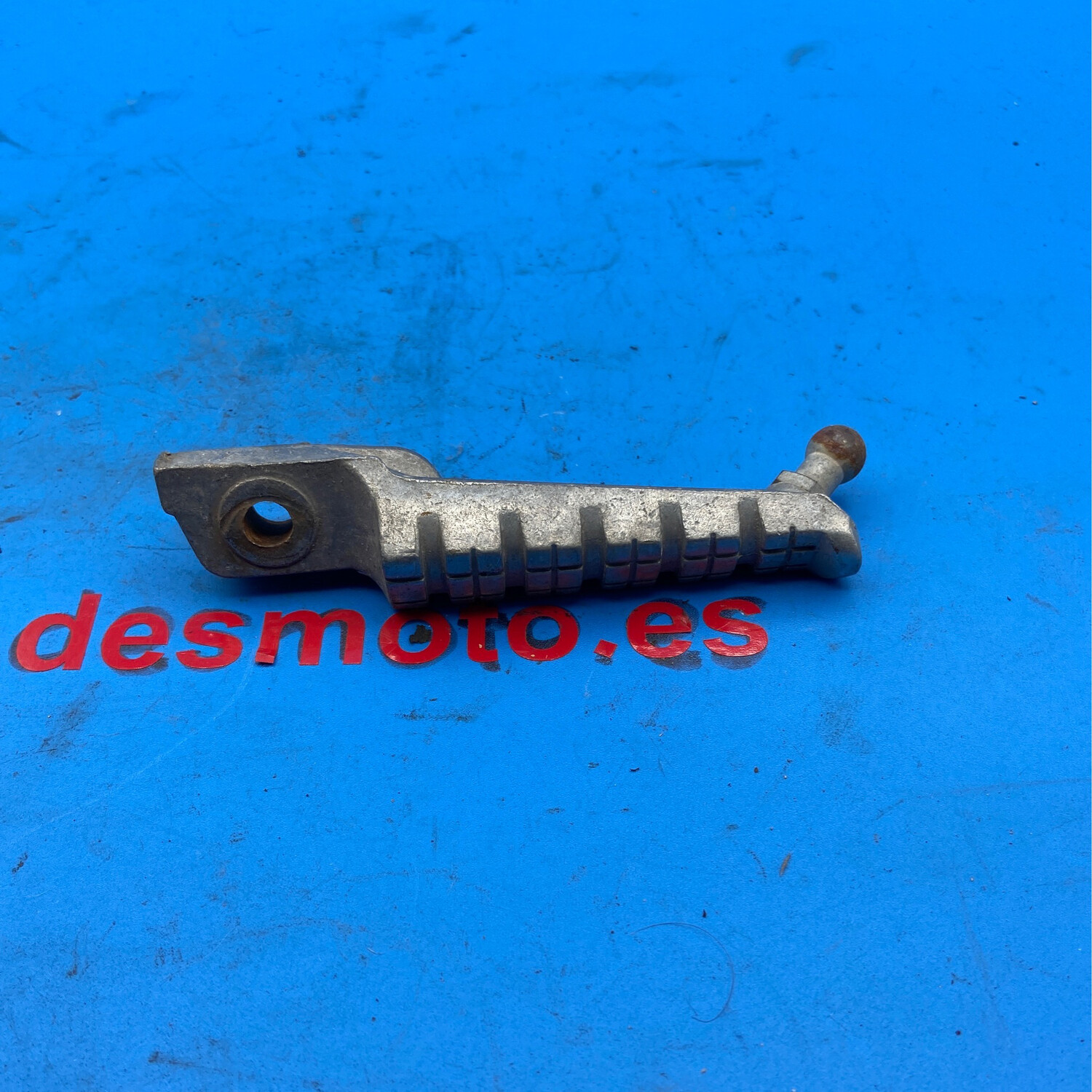 Posapie delantero derecho APRILIA 125 F1 FUTURA