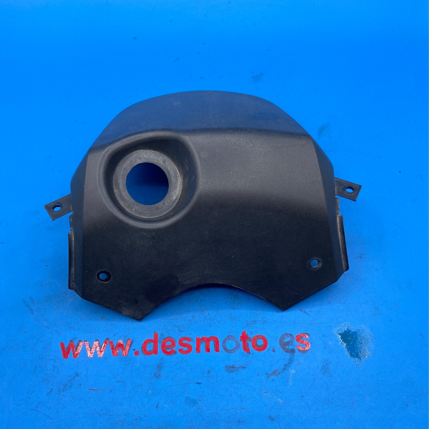 Embellecedor llave contacto RIYA T9 125 2018