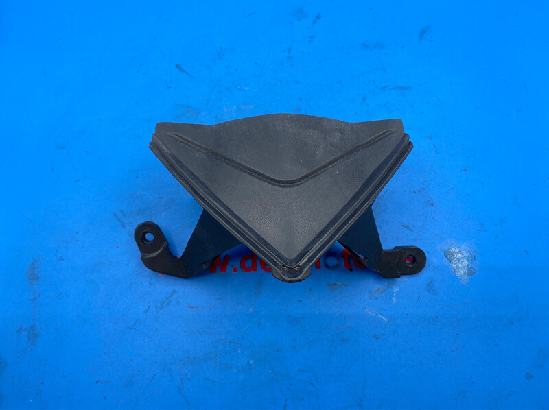 Tapa bajo cúpula RIYA T9 125 2018