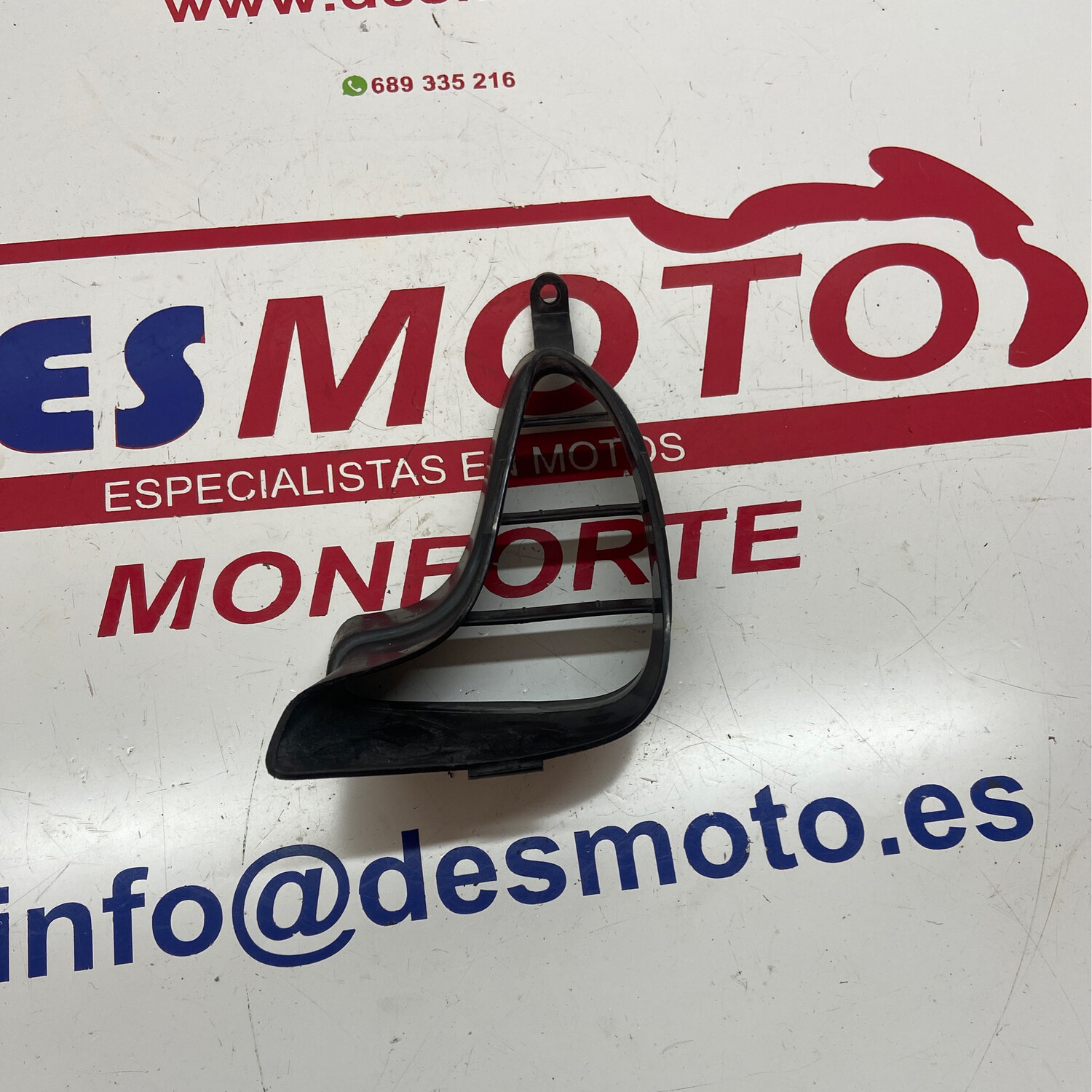 Rejilla aireador derecha HONDA CBR 600F 2002