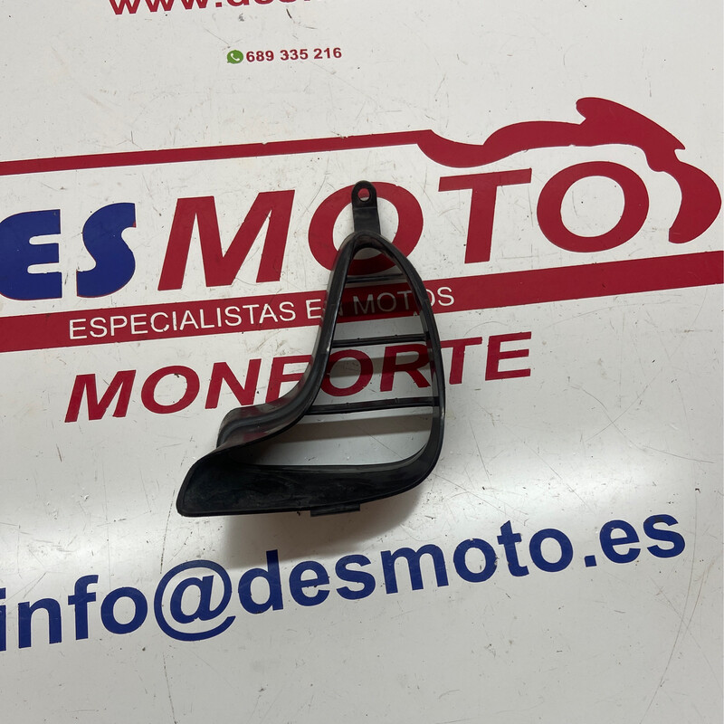 Rejilla aireador derecha HONDA CBR 600F 2002