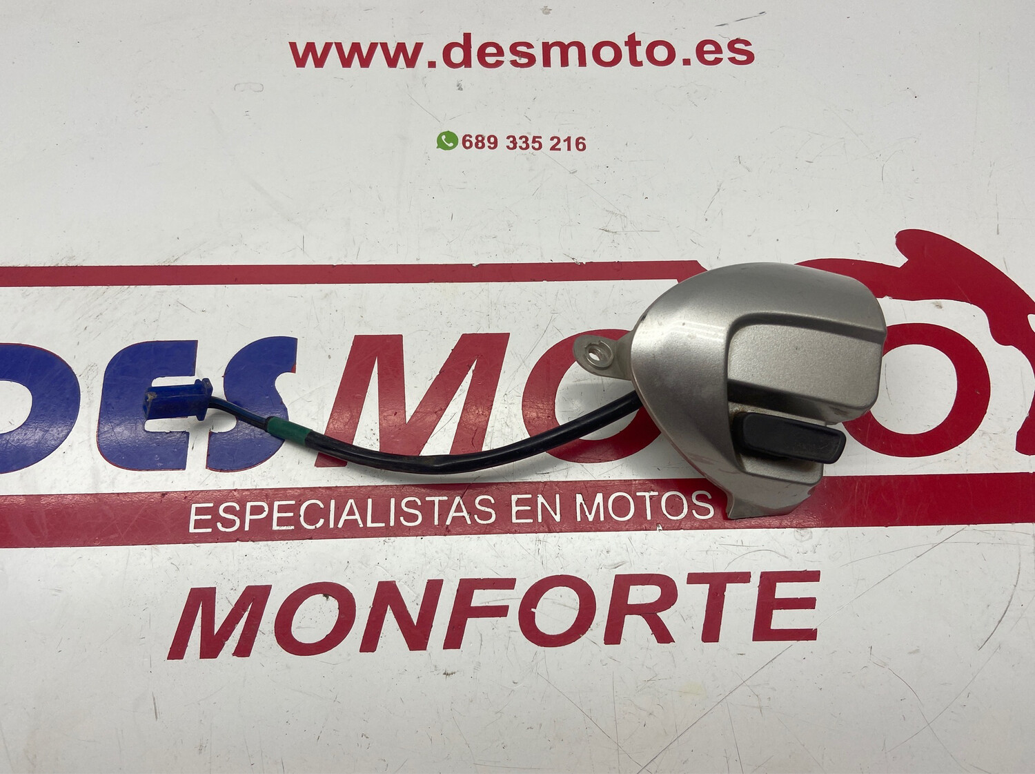 Llave derecha 2 YAMAHA CYGNUS X 125 2005