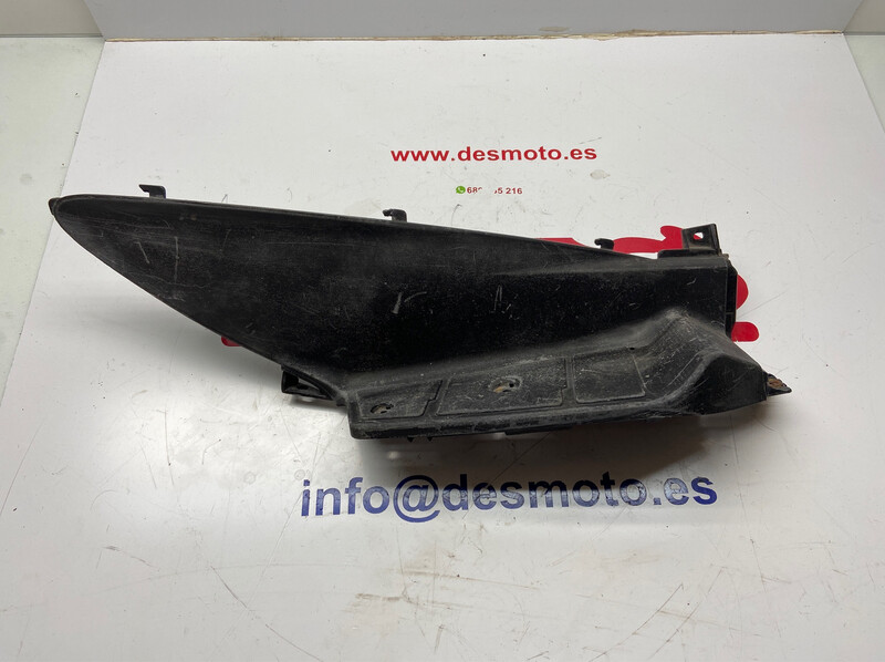 Pisadera trasera derecha SUZUKI BURGMAN 125/200 2007-2010