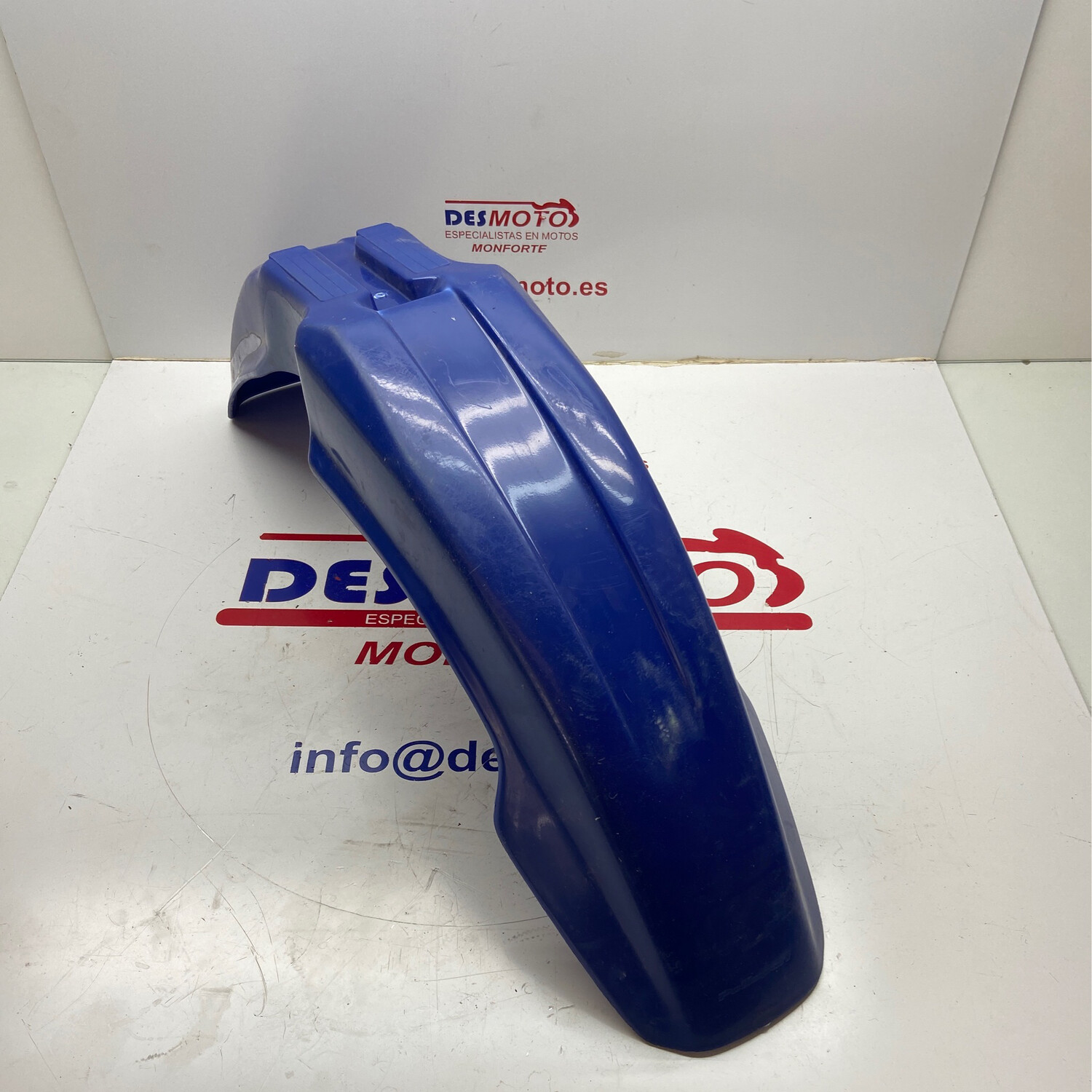 Guardabarros delantero azul