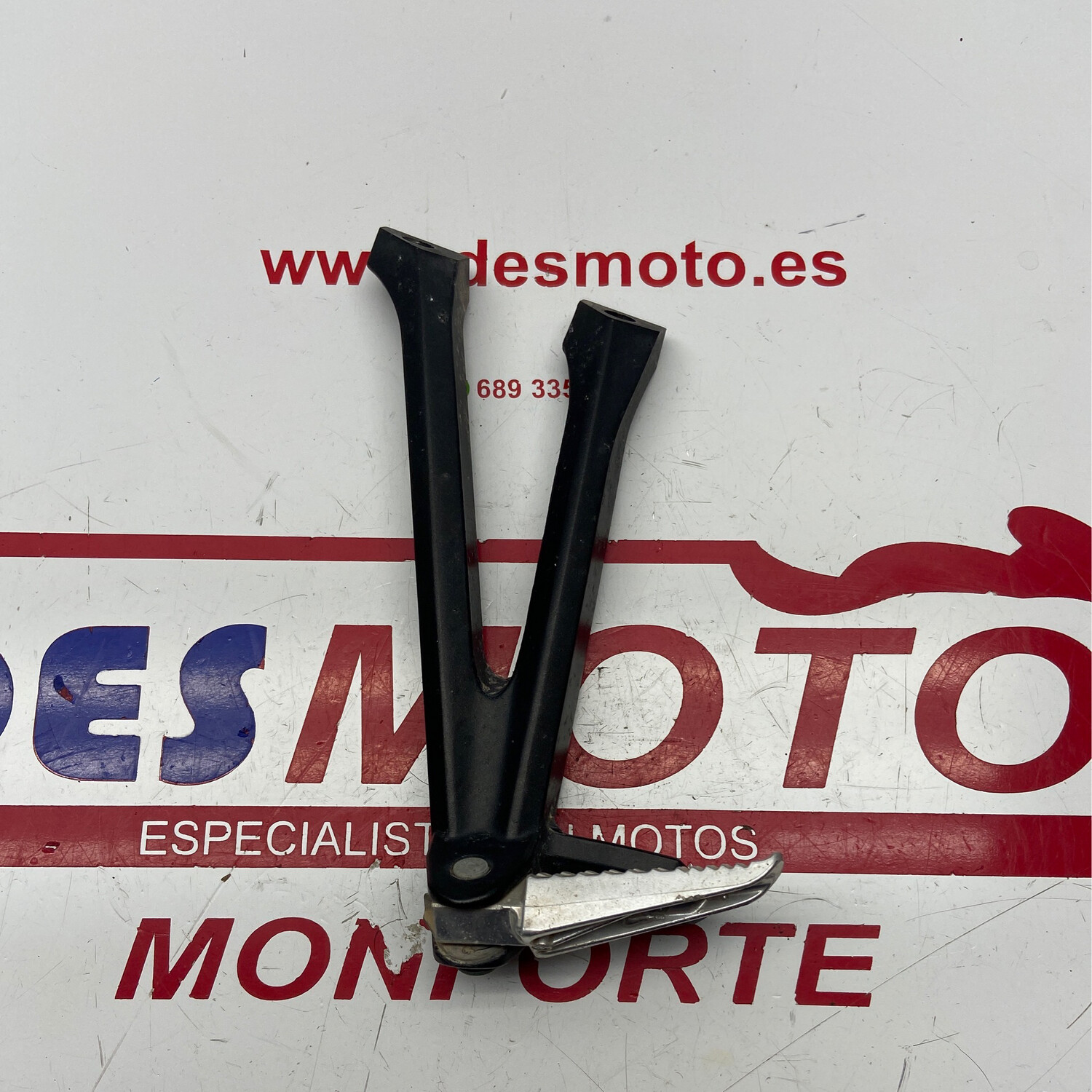 Soporte estribera trasera izquierda SUZUKI GSX-R 600 2011-2015