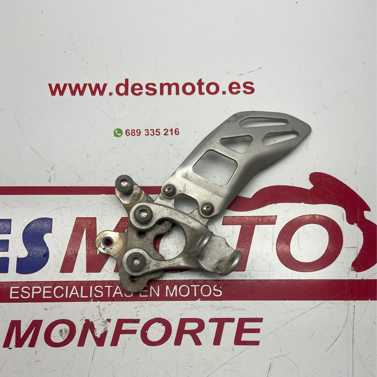 Soporte estribera delantera izquierda SUZUKI GSX-R 600 2011-2015