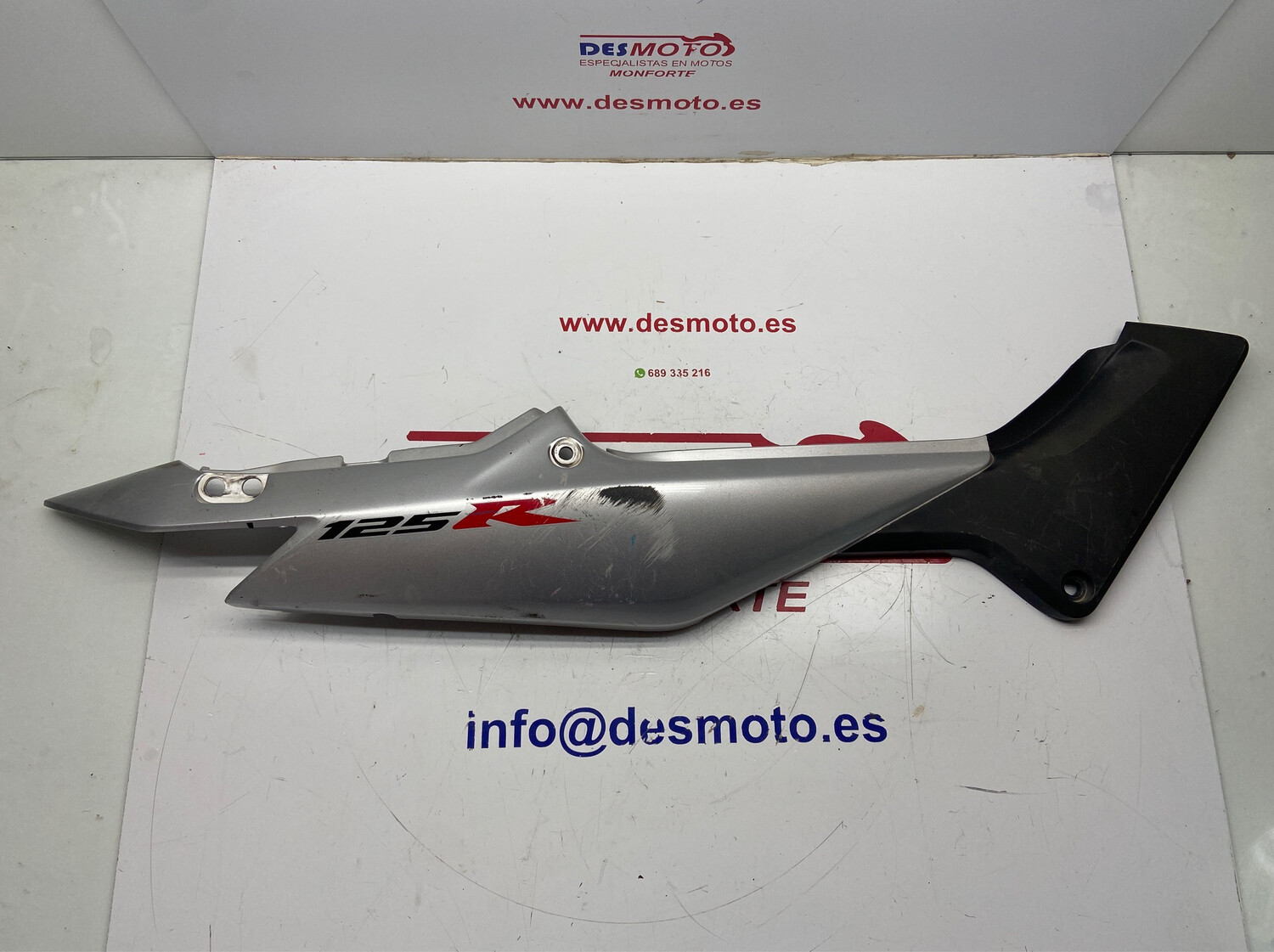 Lateral derecho HONDA CBR 125R 2005