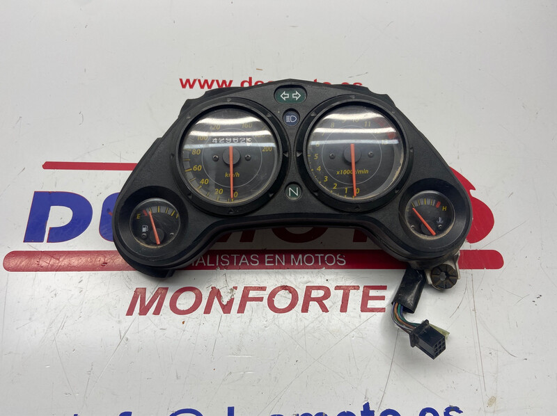 Cuentakilómetros HONDA CBR 125R 2005 (ver imágenes)