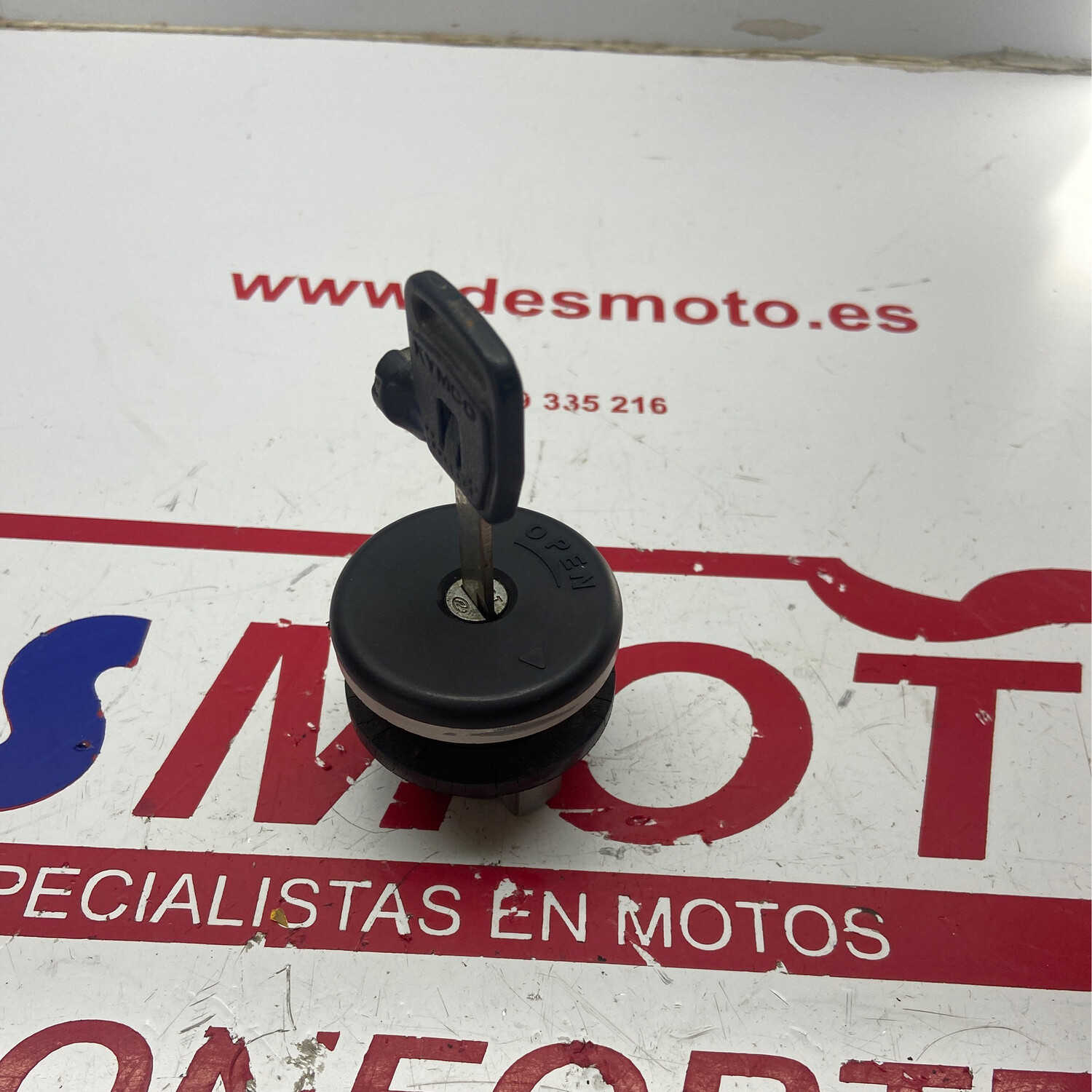 Tapón con llave KYMCO SUPERDINK 125 2009-2015