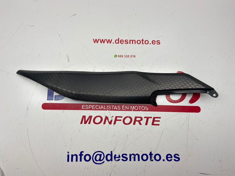 Tapa lateral derecha deposito KAWASAKI ER6N 2009-2011