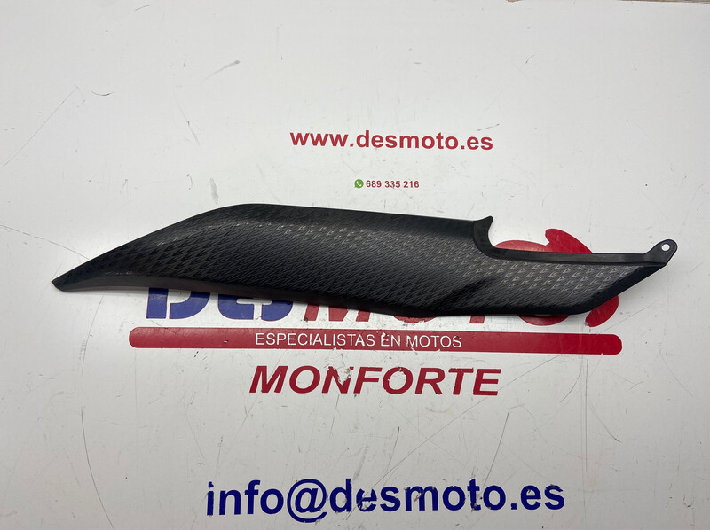Tapa lateral izquierda depósito KAWASAKI ER6N 2009-2011