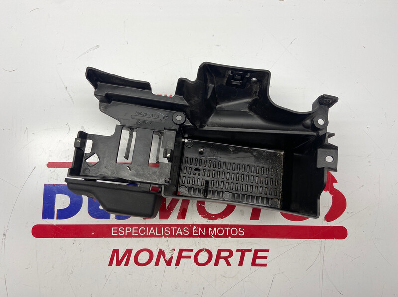 Caja batería KAWASAKI ER6N 2009-2011