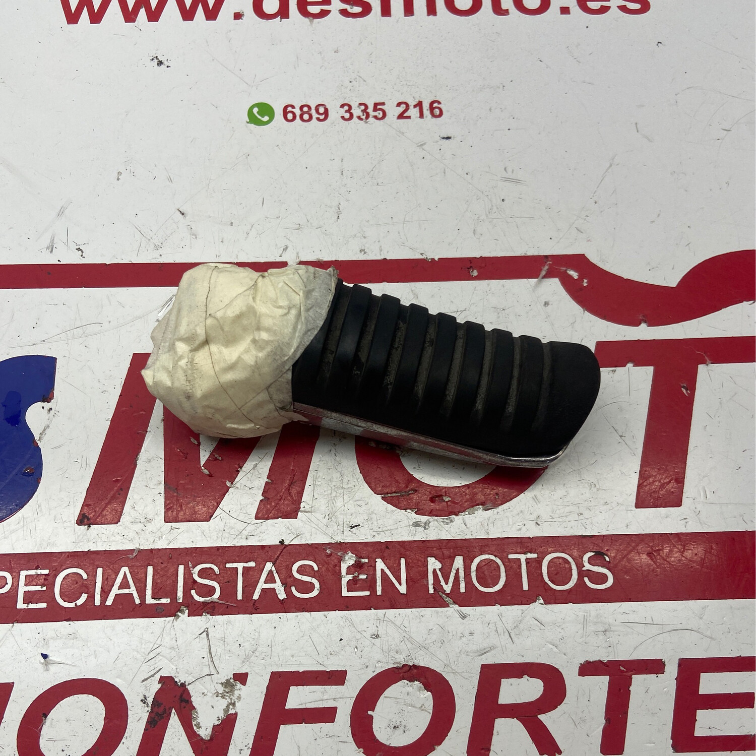 Posapie trasero derecho KAWASAKI ER6N 2009-2011