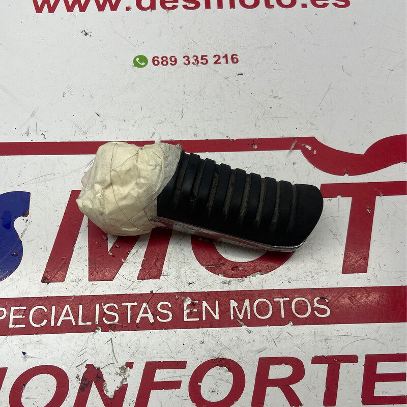 Posapie trasero derecho KAWASAKI ER6N 2009-2011
