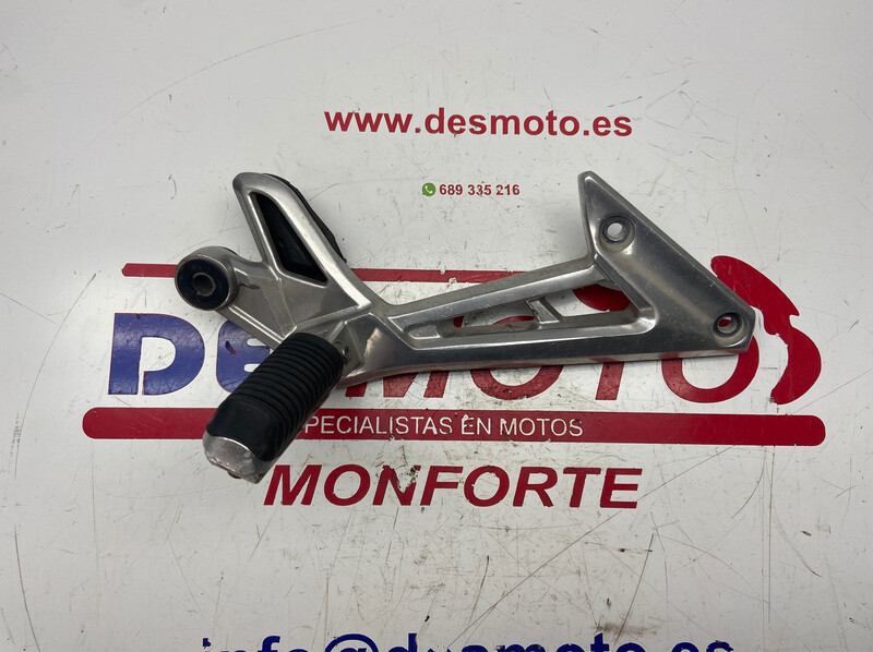Estribera trasera derecha completa YAMAHA FAZER 1000 2001-2005
