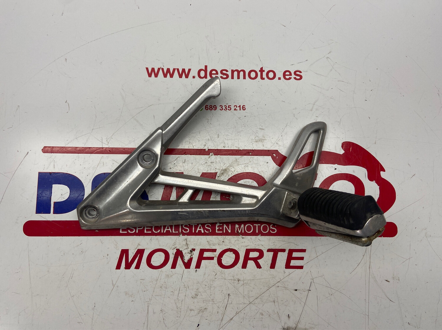 Estribera trasera izquierda completa YAMAHA FAZER 1000 2001-2005