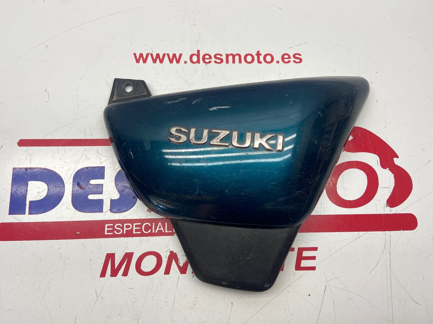 Tapa derecha SUZUKI MARAUDER 250