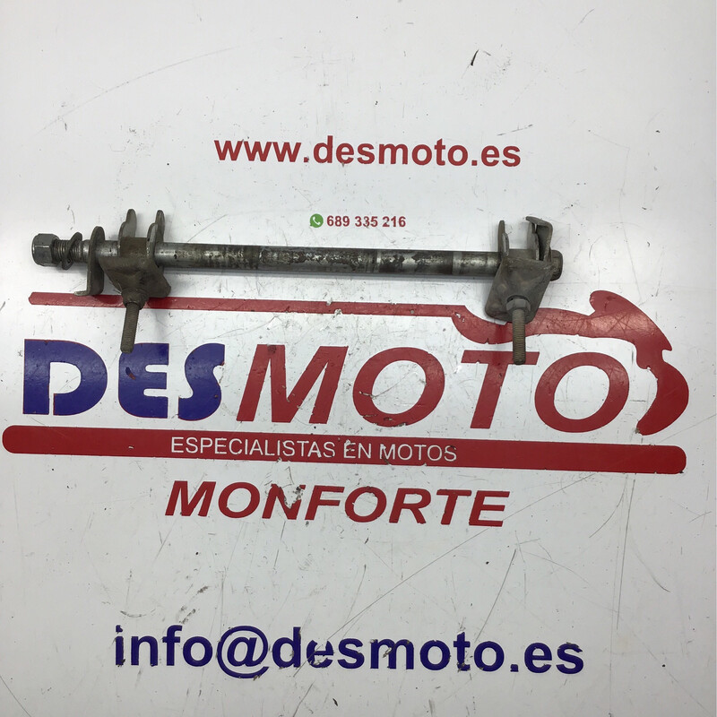 Eje trasero con tensores SUZUKI MARAUDER 250