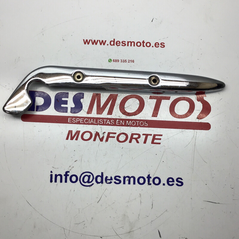 Embellecedor trasero izquierdo SUZUKI MARAUDER 250