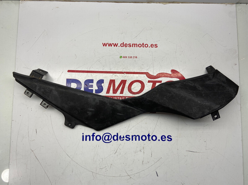 Tapa derecha DERBI GPR 50 RR